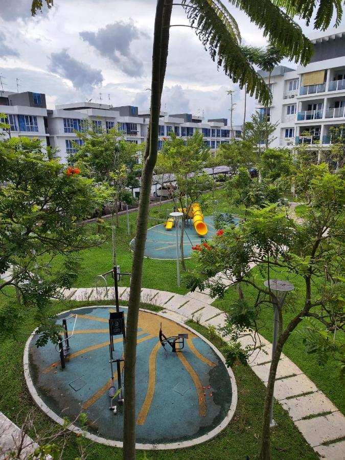 Putra 1 Pool Homestay Bandar Seri Putra Kampong Sungai Buah エクステリア 写真