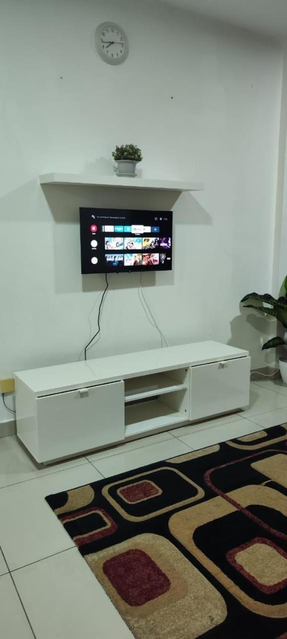 Putra 1 Pool Homestay Bandar Seri Putra Kampong Sungai Buah エクステリア 写真